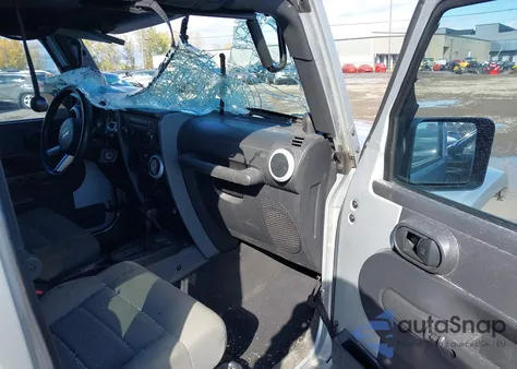 2008 Jeep Wrangler Unlimited Sahara из США, поврежденный, VIN 1J4GA59188L634388